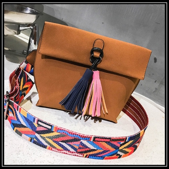 NEW FLORENCE Tassel Bag - Picture 4 of 8
